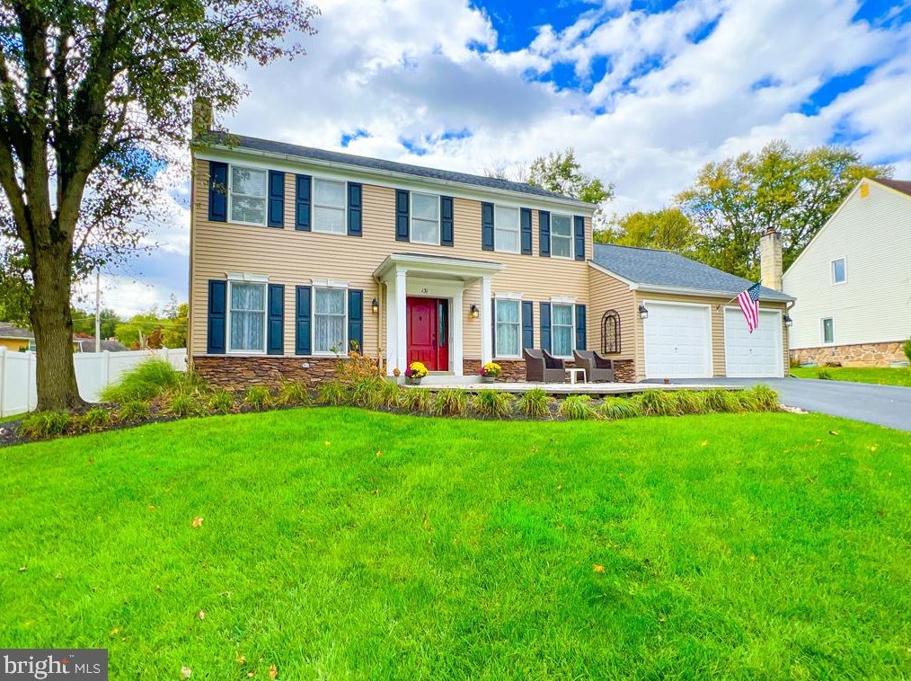 131 Fox Hollow Dr, Langhorne, PA 19053-2468