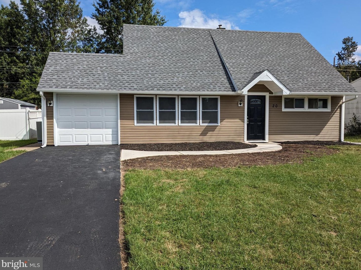 20 Jonquil Ln, Levittown, PA 19055-2306