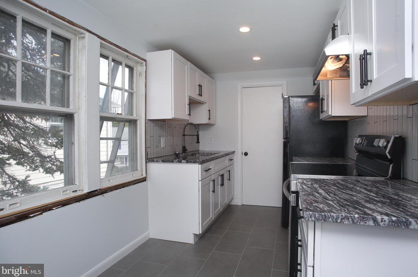 264 State St, Gardenville, PA