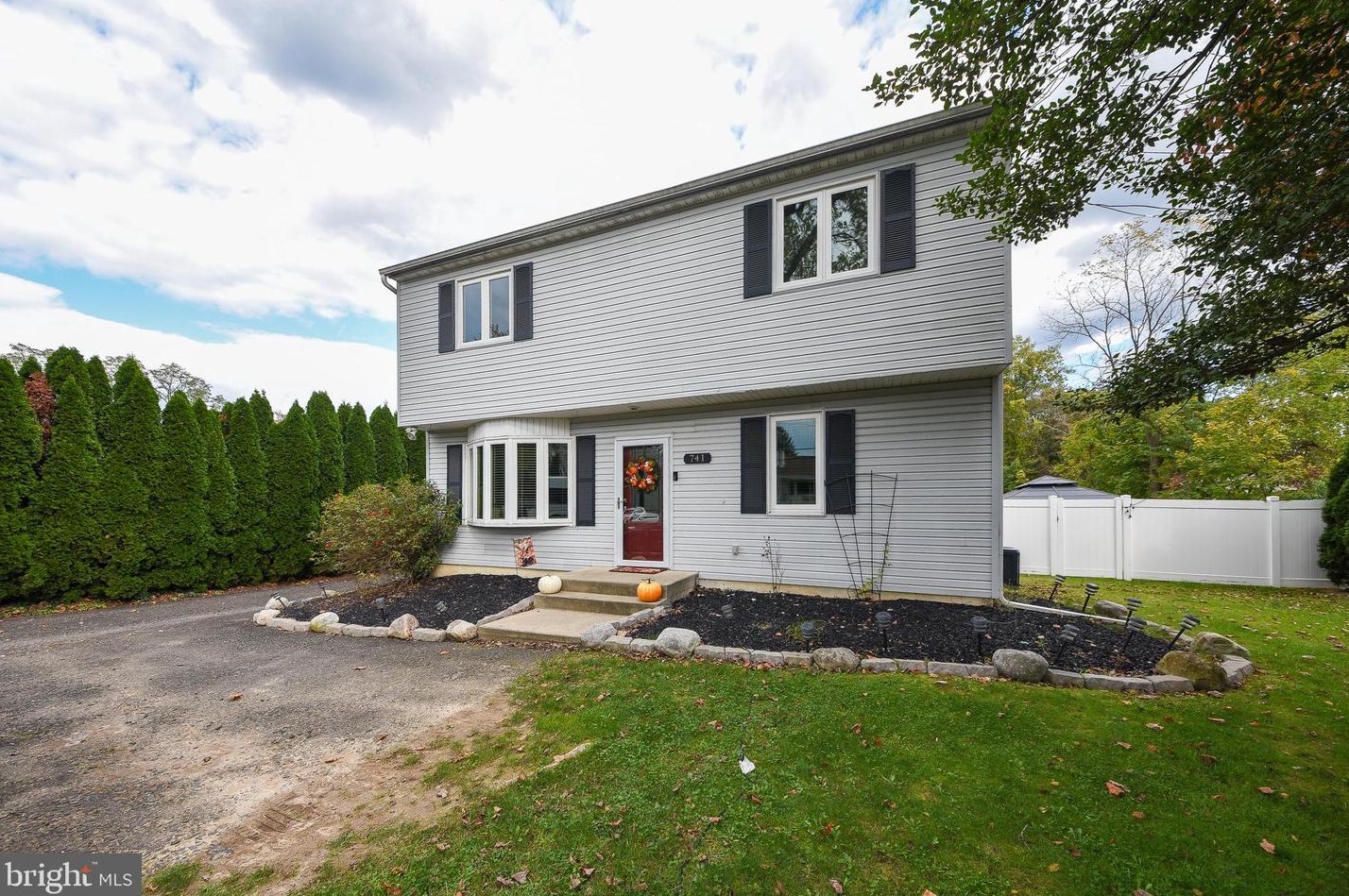 741 Hulmeville Rd, Langhorne, PA 19047-2755