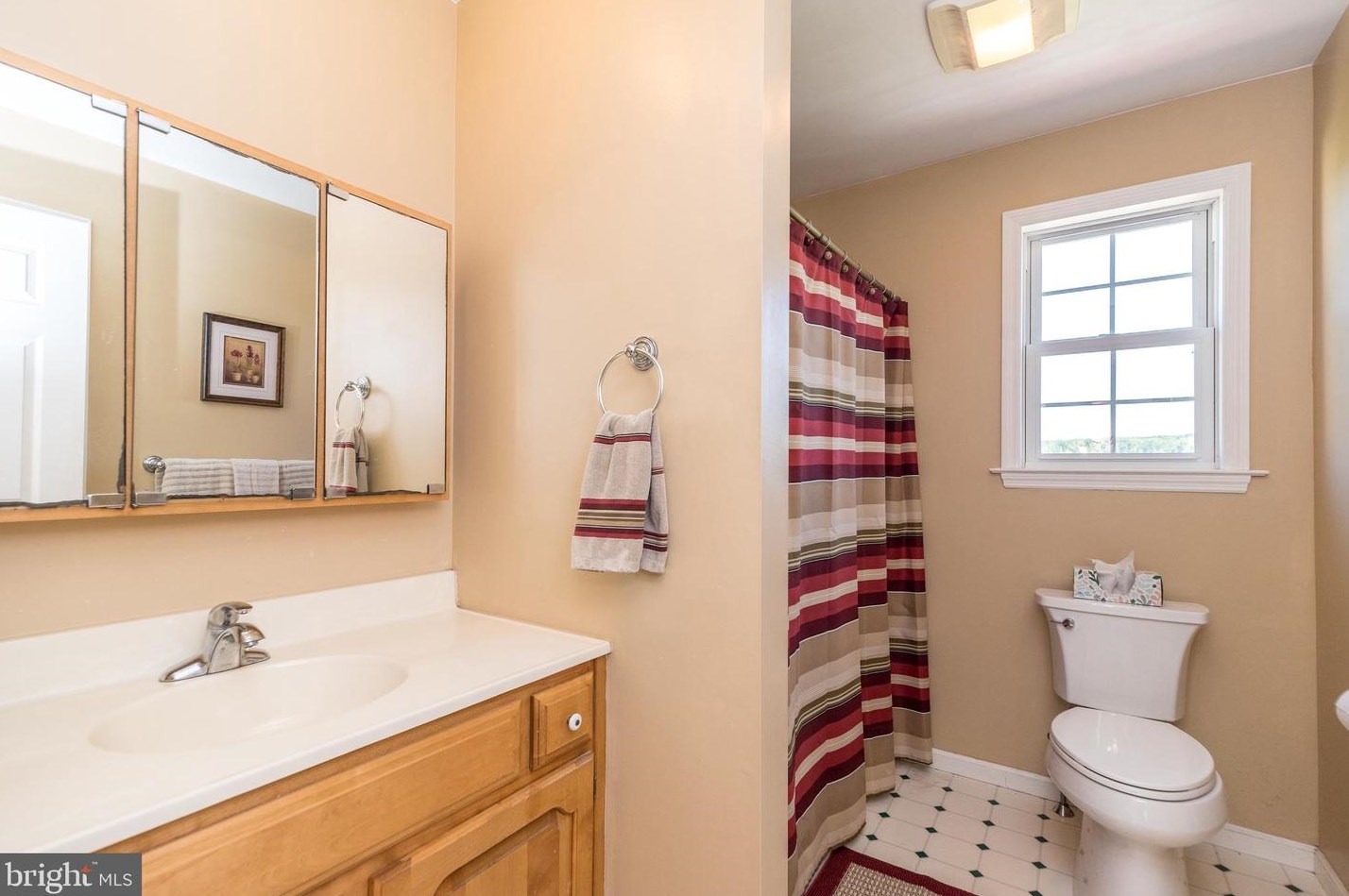 35 Steeple Dr, Kintnersville PA  18930-1652 exterior