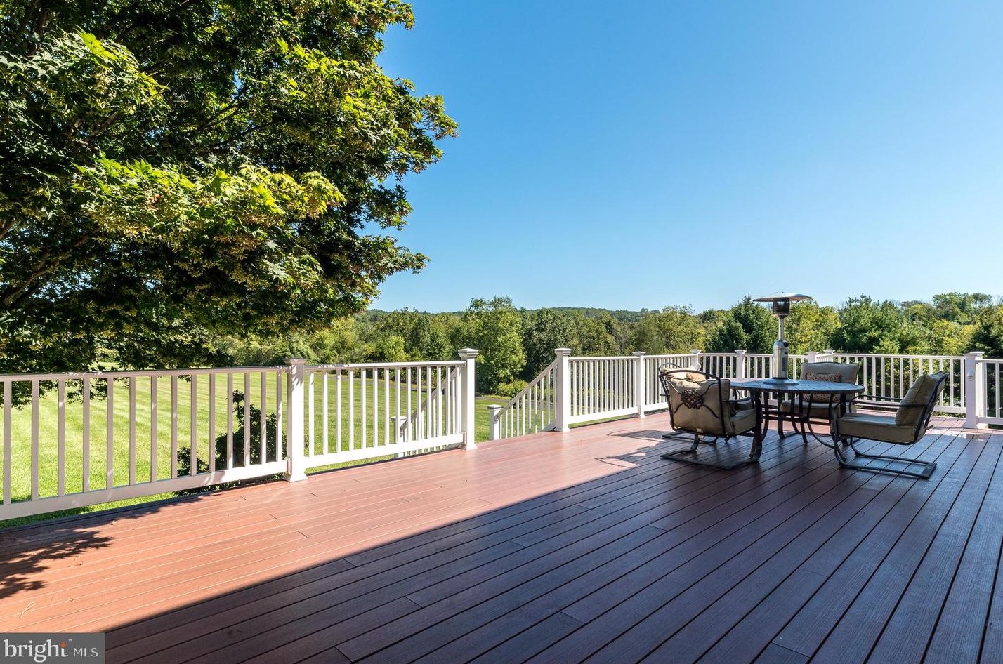 35 Steeple Dr, Kintnersville PA  18930-1652 exterior