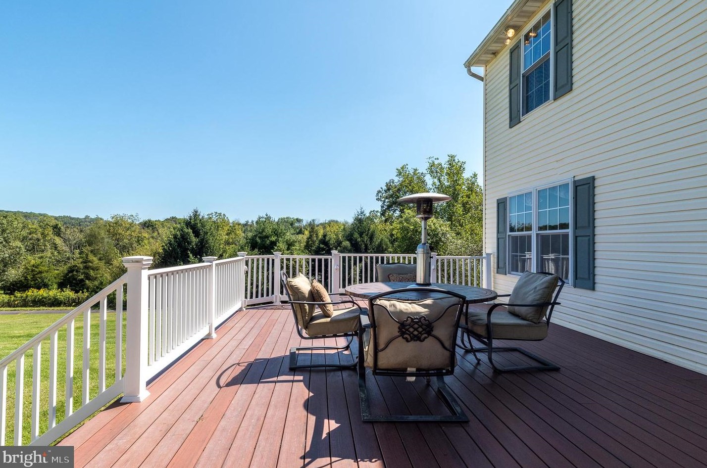 35 Steeple Dr, Kintnersville PA  18930-1652 exterior