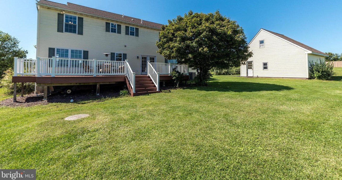 35 Steeple Dr, Kintnersville PA  18930-1652 exterior