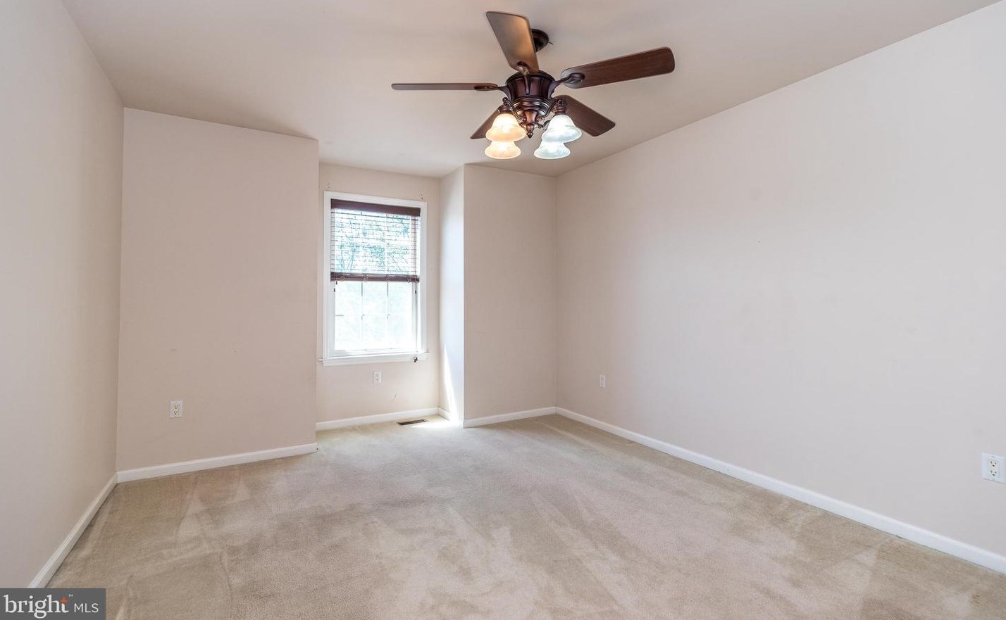 35 Steeple Dr, Kintnersville PA  18930-1652 exterior