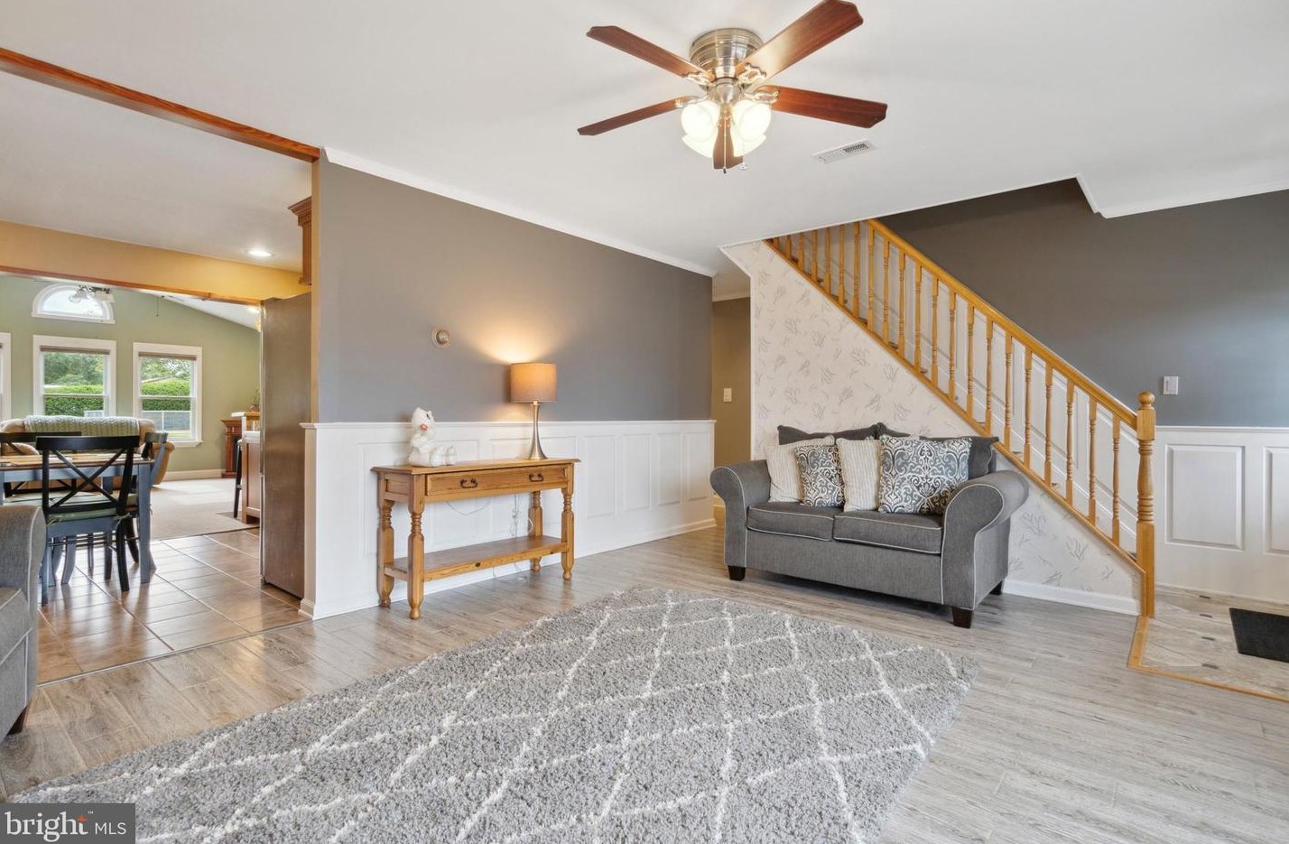 95 Junewood Dr, Levittown, PA 19055-2312