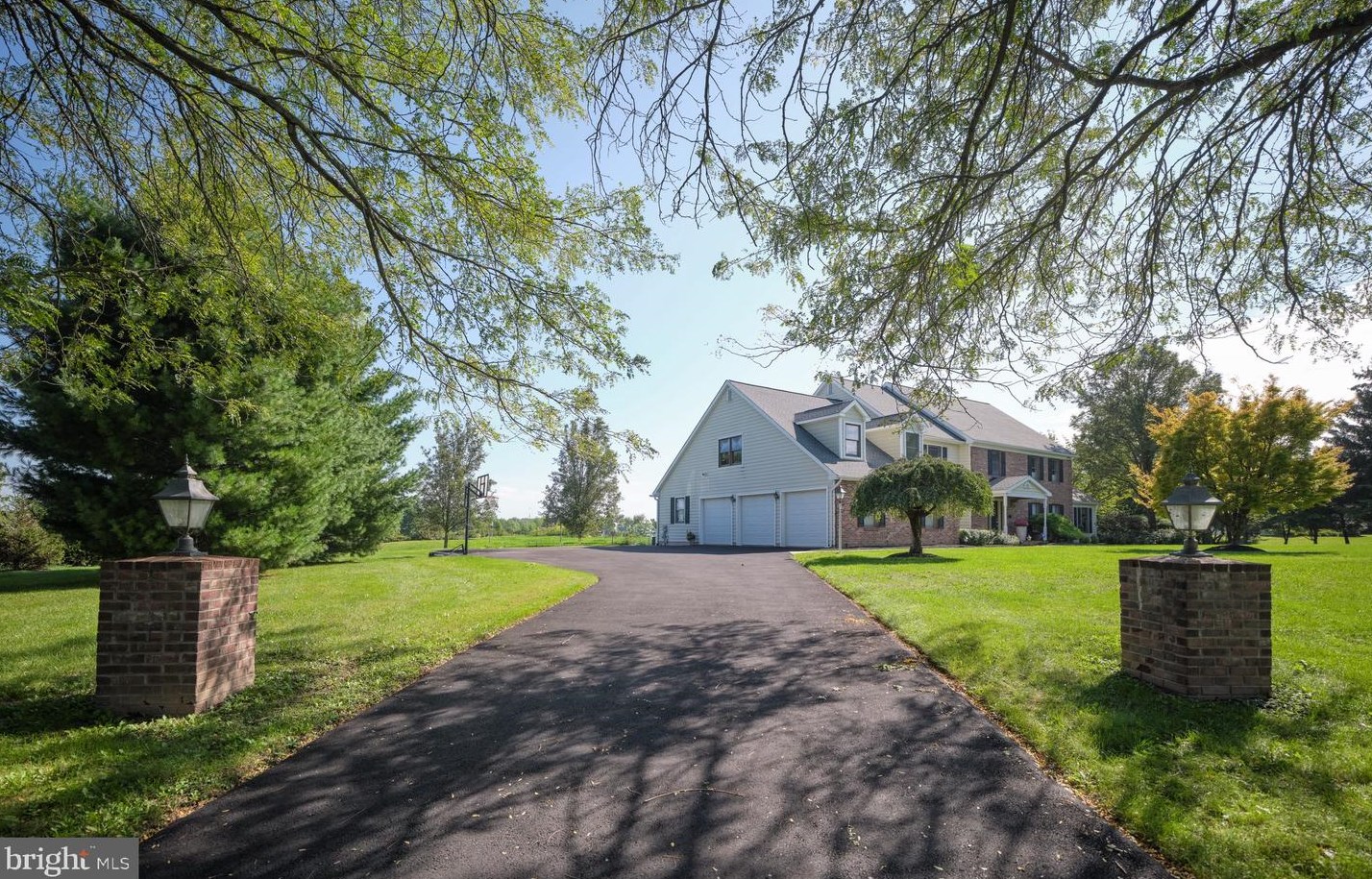 2 Candlewyck Ct, New Hope, PA 18938-9312
