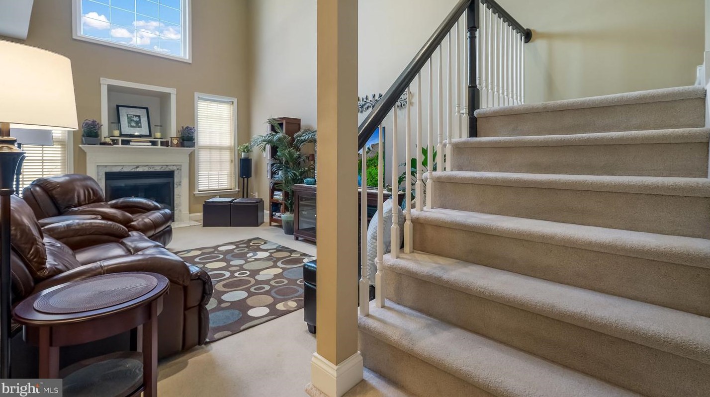 49 Wellington Rd, Upper Makefield PA 18940-3714 exterior