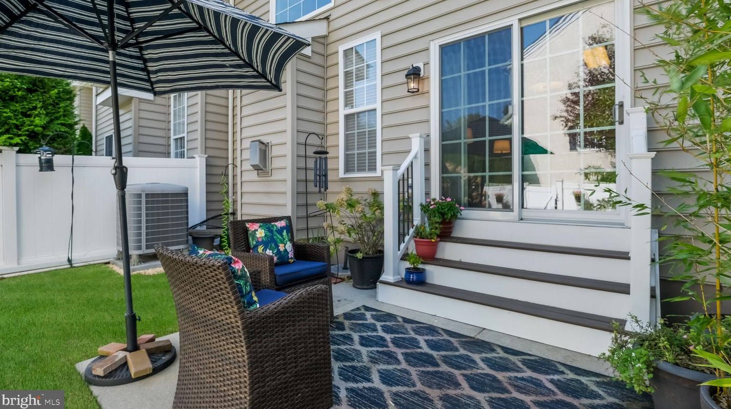 49 Wellington Rd, Upper Makefield PA 18940-3714 exterior