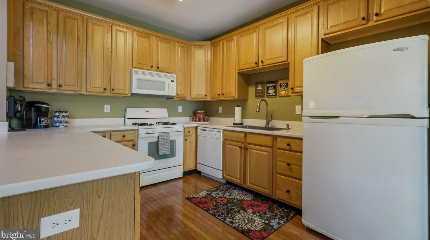 49 Wellington Rd, Upper Makefield PA 18940-3714 exterior