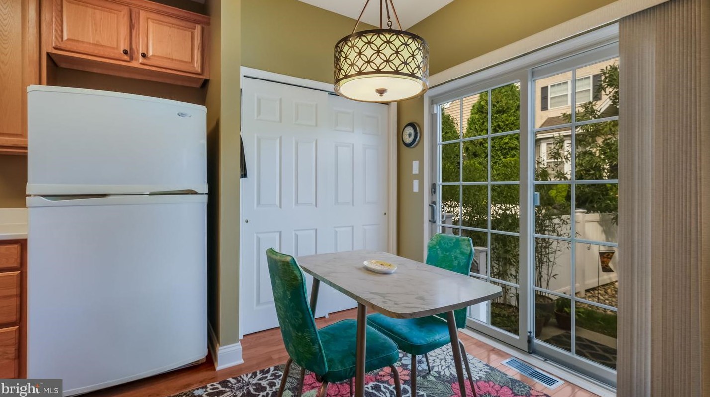 49 Wellington Rd, Upper Makefield PA 18940-3714 exterior