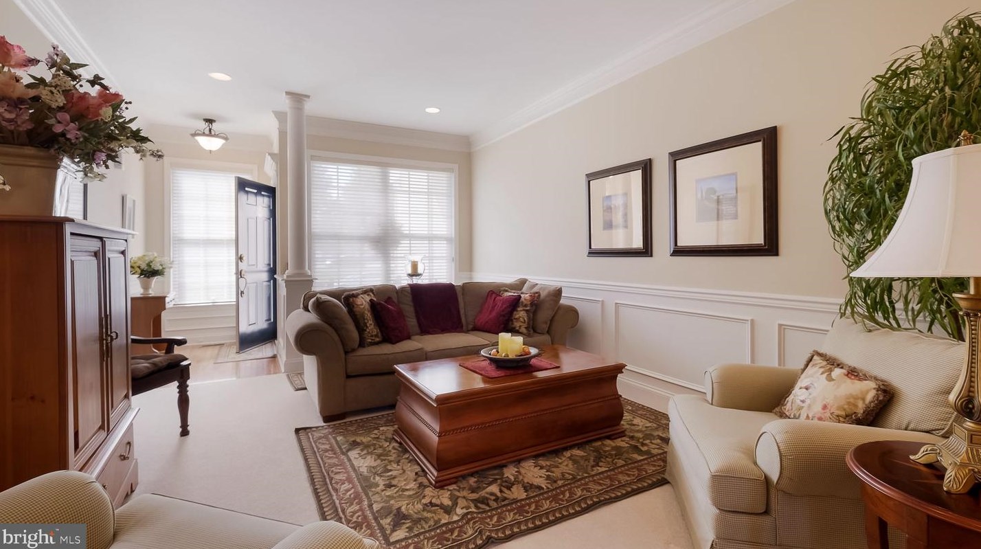 49 Wellington Rd, Upper Makefield PA 18940-3714 exterior