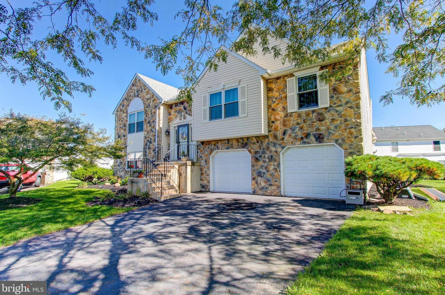 6026 Split Log Dr, Pipersville, PA 18947