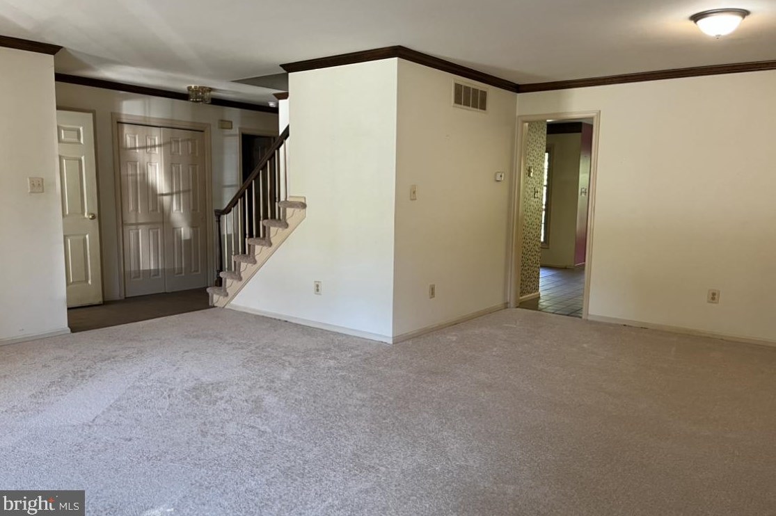 645 Chatham Ct, Chalfont PA  18914-2061 exterior