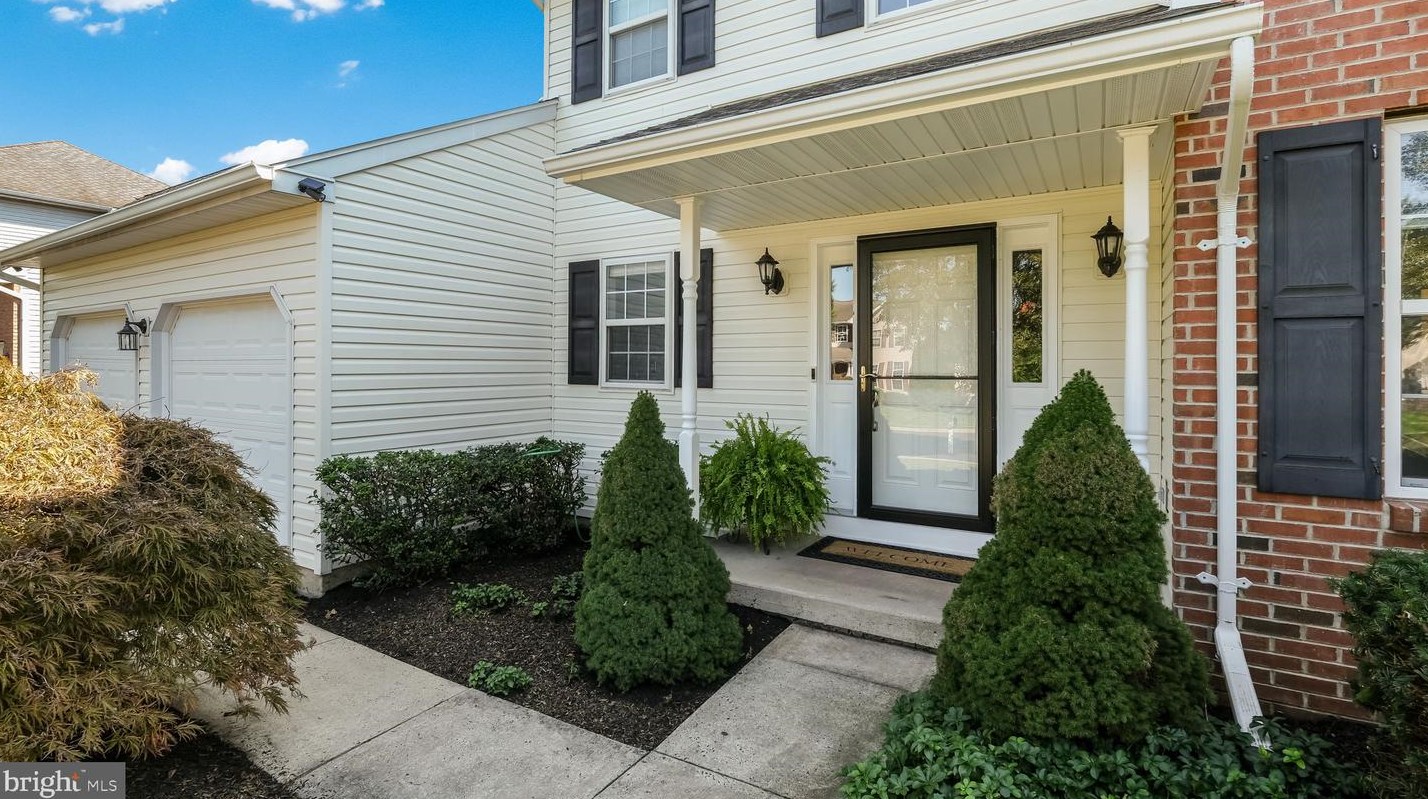 19 Winterberry Dr, Perkasie, PA 18944-2300