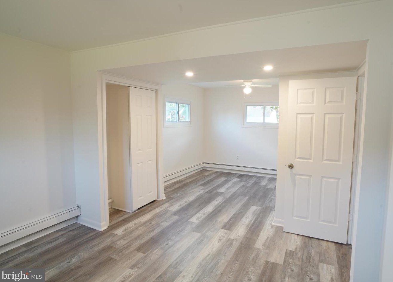 27 Inbrook Rd, Levittown PA  19057-2303 exterior