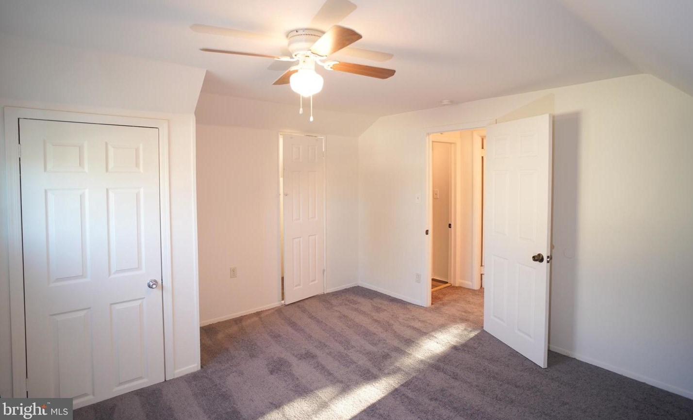 27 Inbrook Rd, Levittown PA  19057-2303 exterior