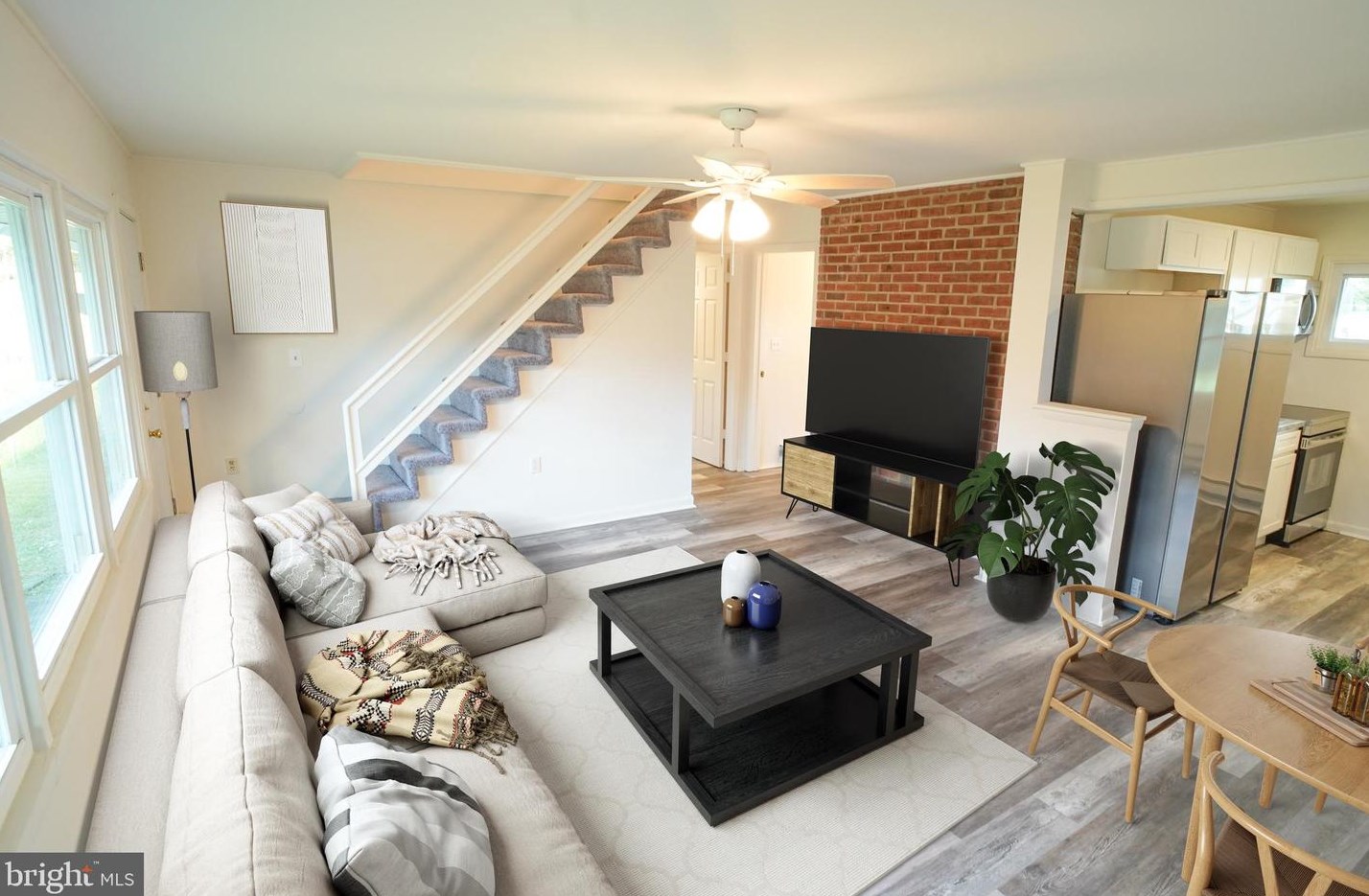 27 Inbrook Rd, Levittown PA  19057-2303 exterior