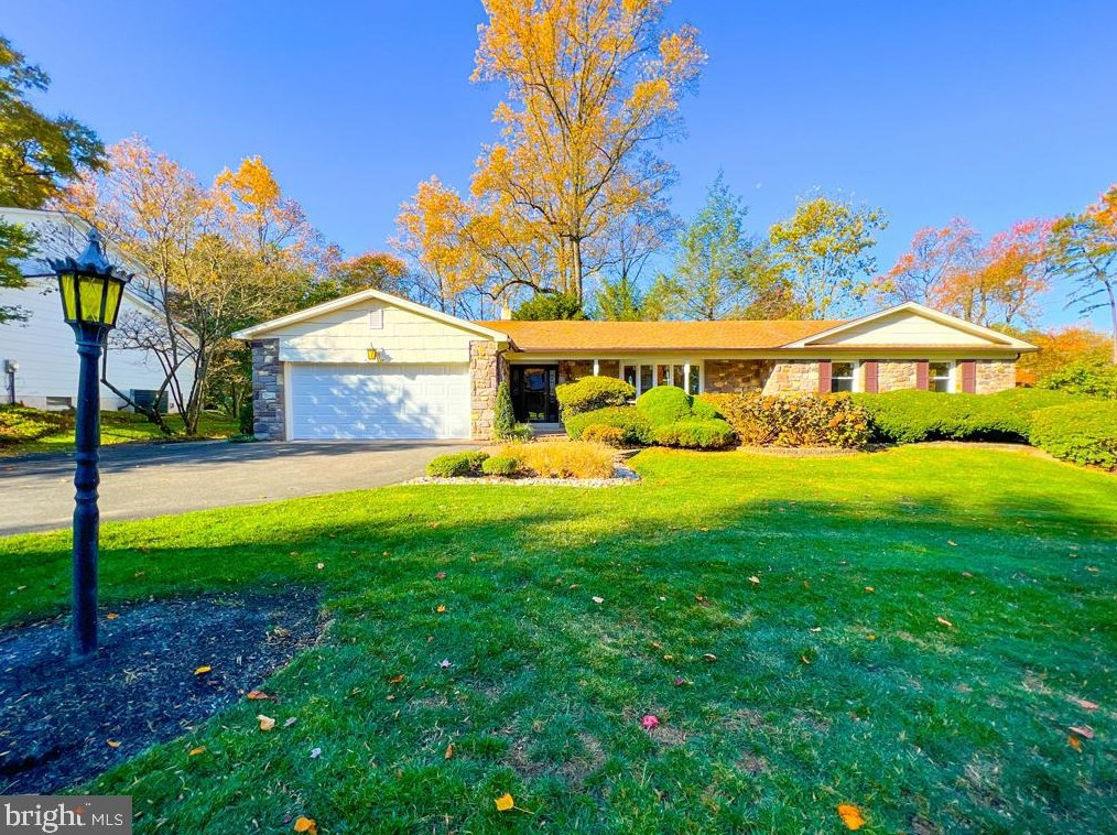 1105 Pratt Dr, Yardley, PA 19067