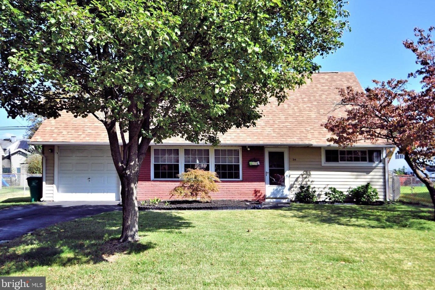 34 Kentucky Ln, Levittown, PA 19055-2402