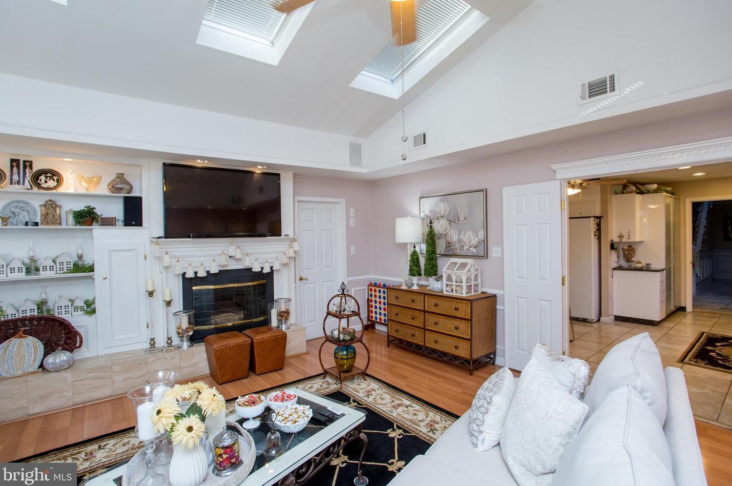 24 Rose Apple Rd, Levittown PA  19056-2318 exterior