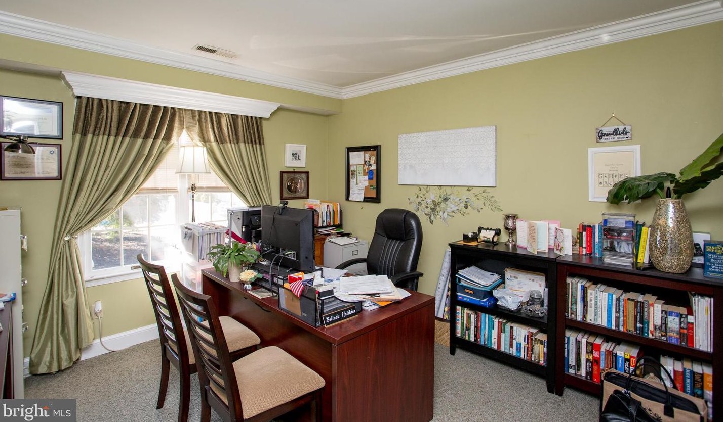 24 Rose Apple Rd, Levittown PA  19056-2318 exterior