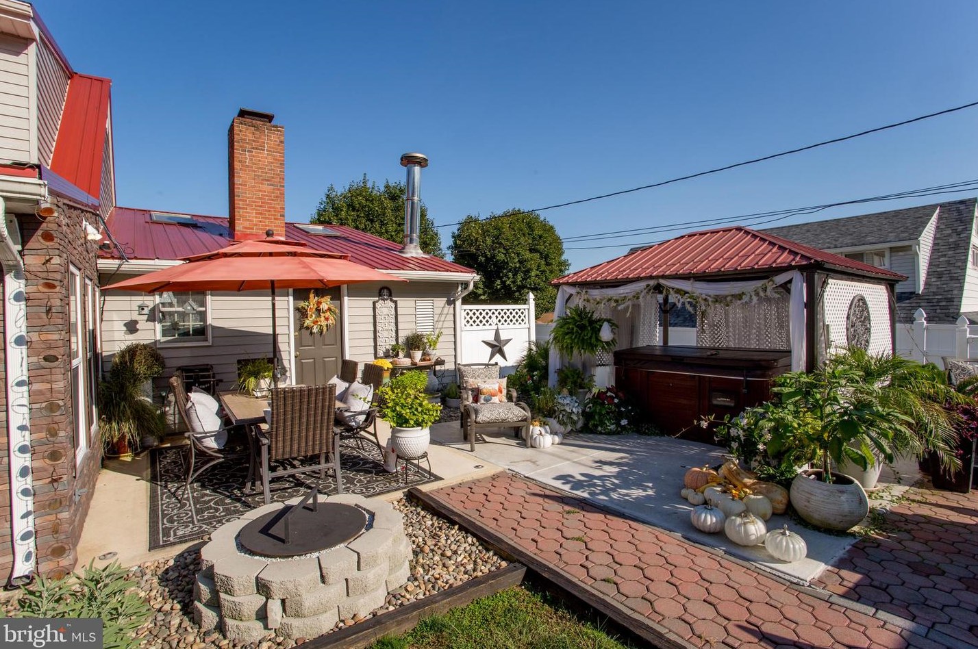 24 Rose Apple Rd, Levittown PA  19056-2318 exterior