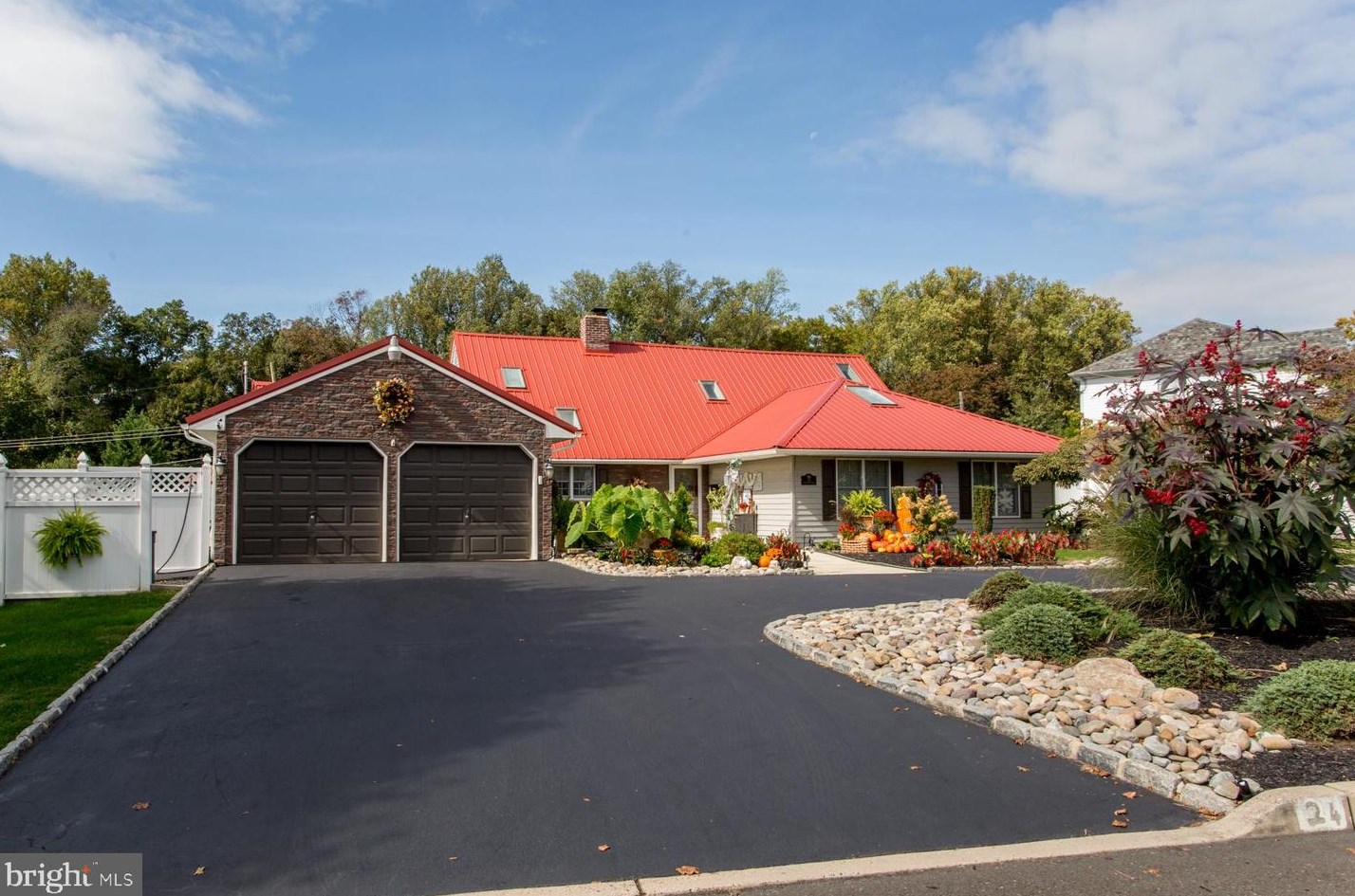 24 Rose Apple Rd, Levittown PA  19056-2318 exterior