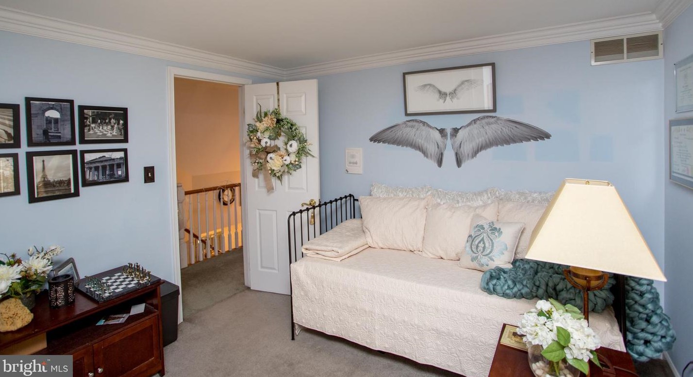 24 Rose Apple Rd, Levittown PA  19056-2318 exterior