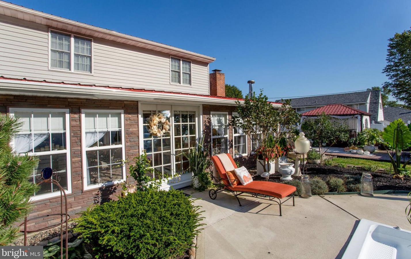 24 Rose Apple Rd, Levittown PA  19056-2318 exterior