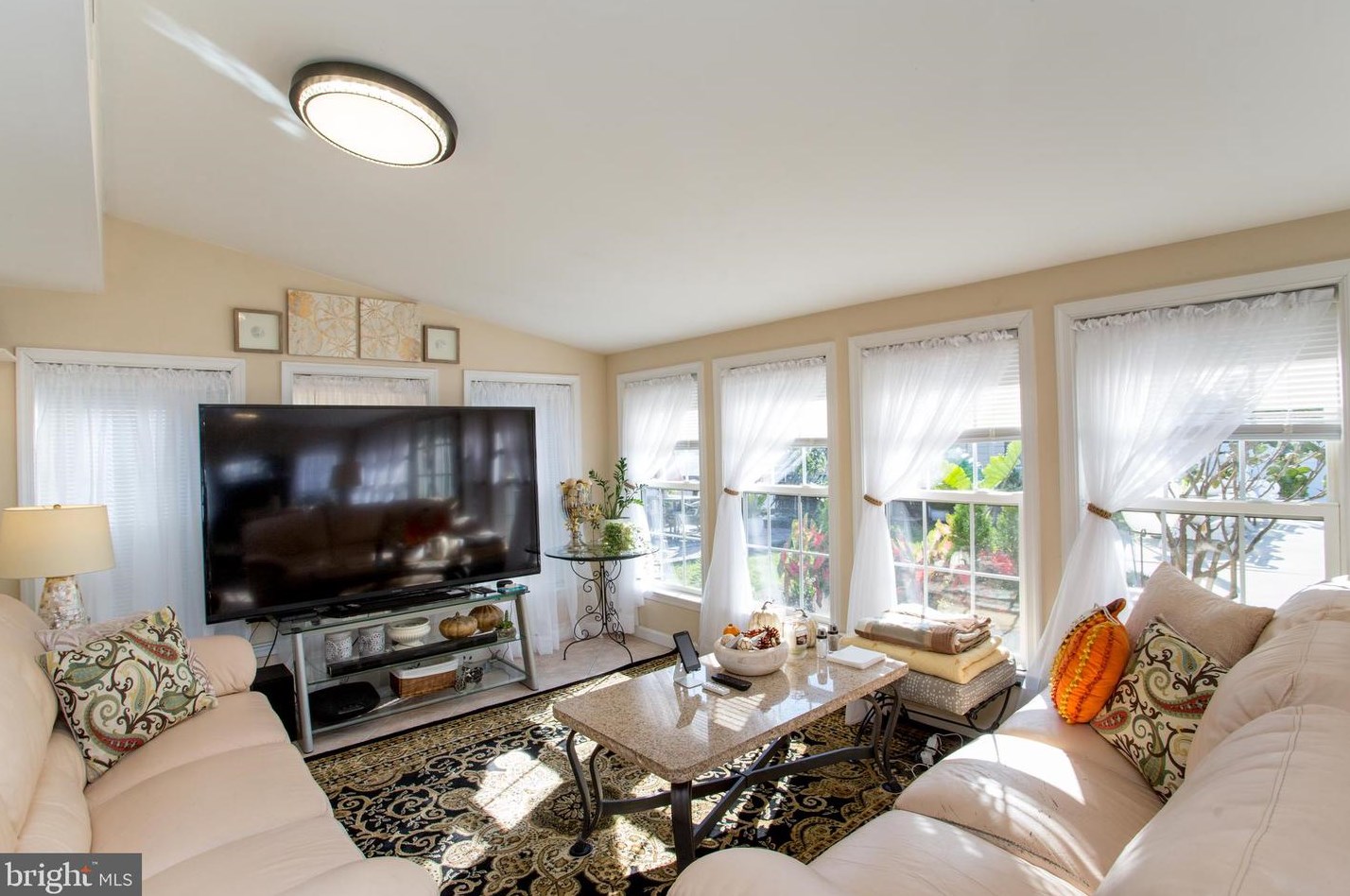 24 Rose Apple Rd, Levittown PA  19056-2318 exterior