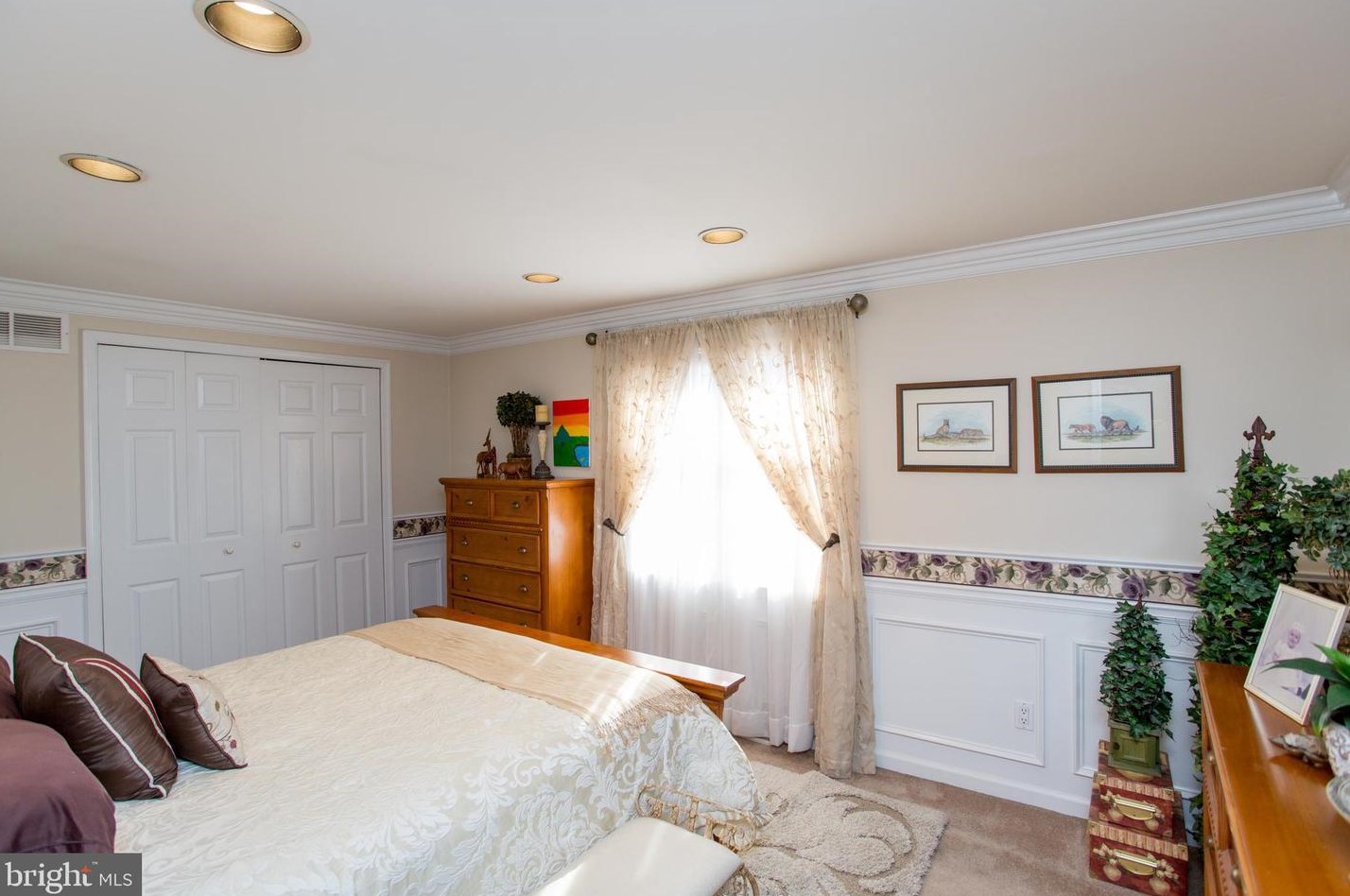 24 Rose Apple Rd, Levittown PA  19056-2318 exterior