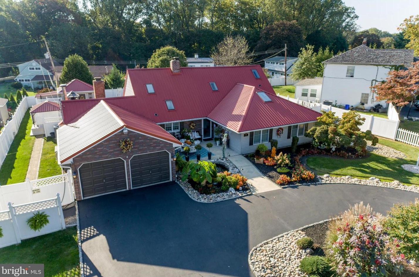 24 Rose Apple Rd, Levittown PA  19056-2318 exterior