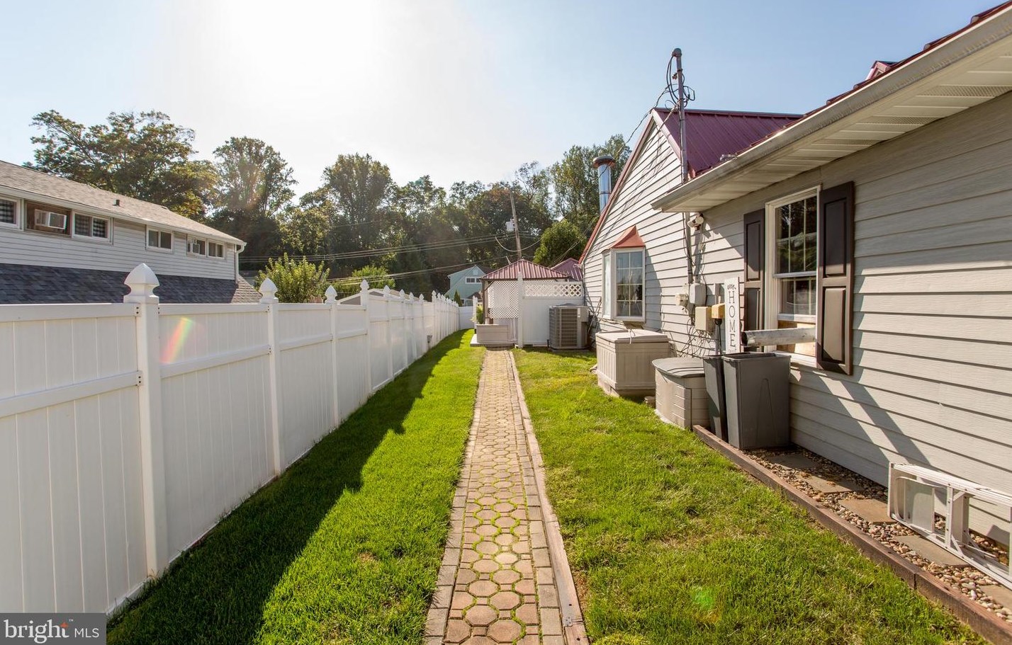 24 Rose Apple Rd, Levittown PA  19056-2318 exterior