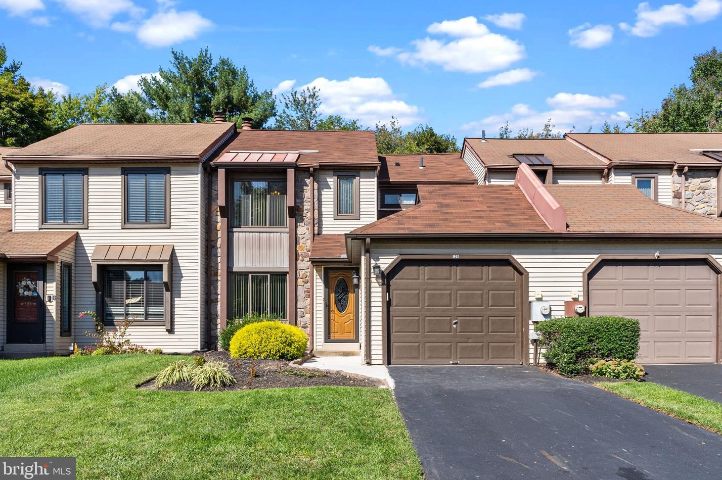 124 Granite Hill Ct, Langhorne, PA 19047