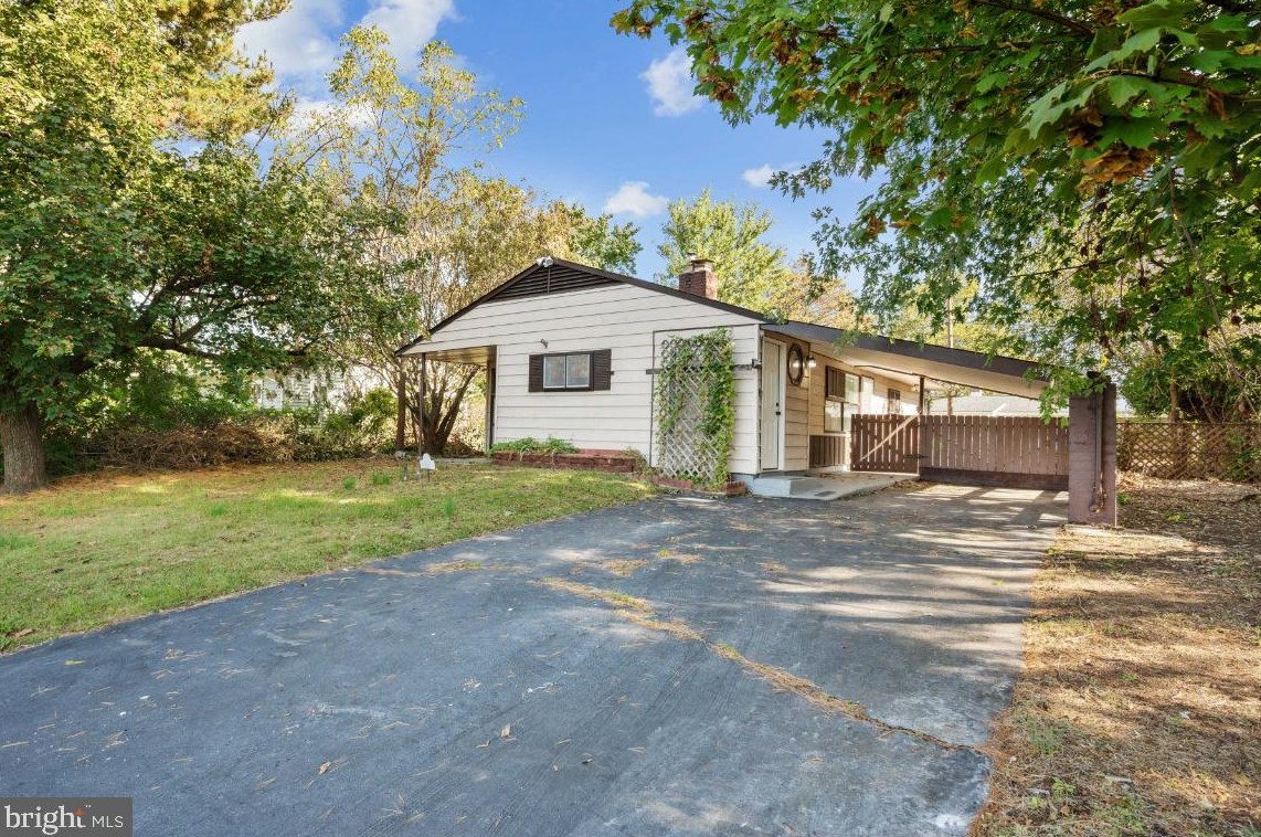 133 Dogwood Dr, Levittown, PA 19055