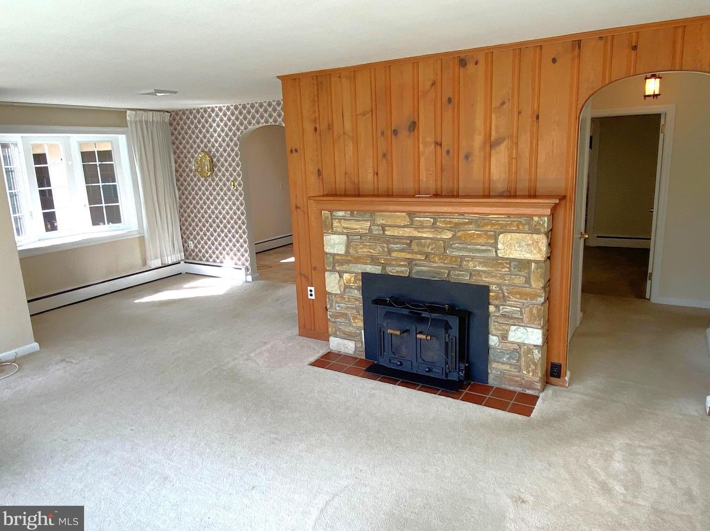 6 Crooked Rd, Langhorne, PA 19053-6316