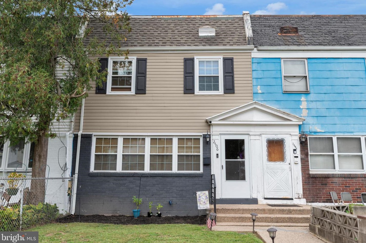 2406 Fleetwing Dr, Levittown PA  19057-4117 exterior