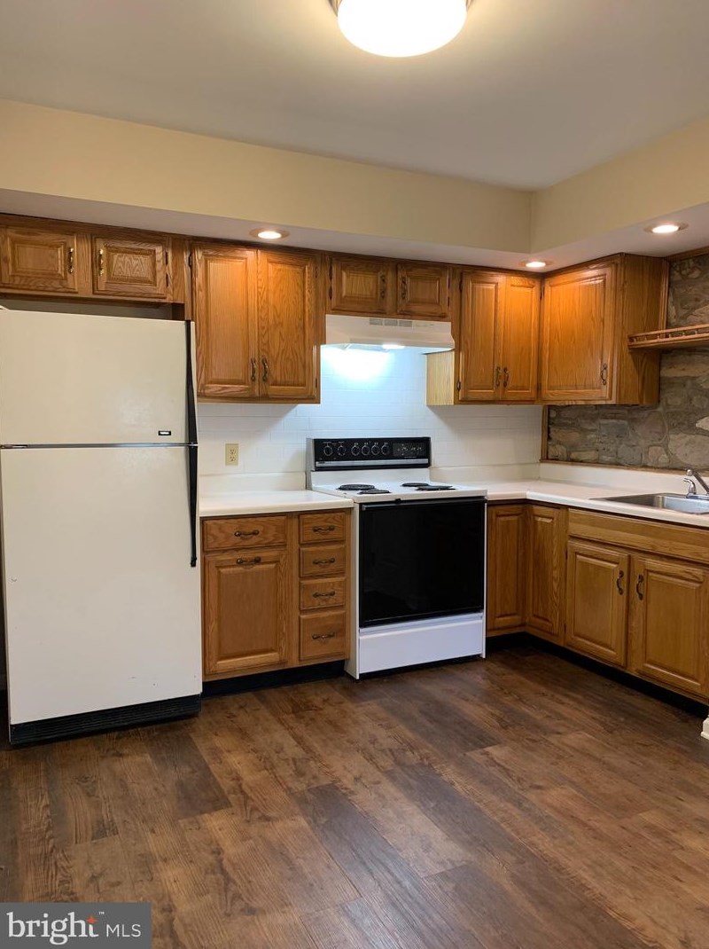 181 Park Ave #9, Chalfont, PA 18914