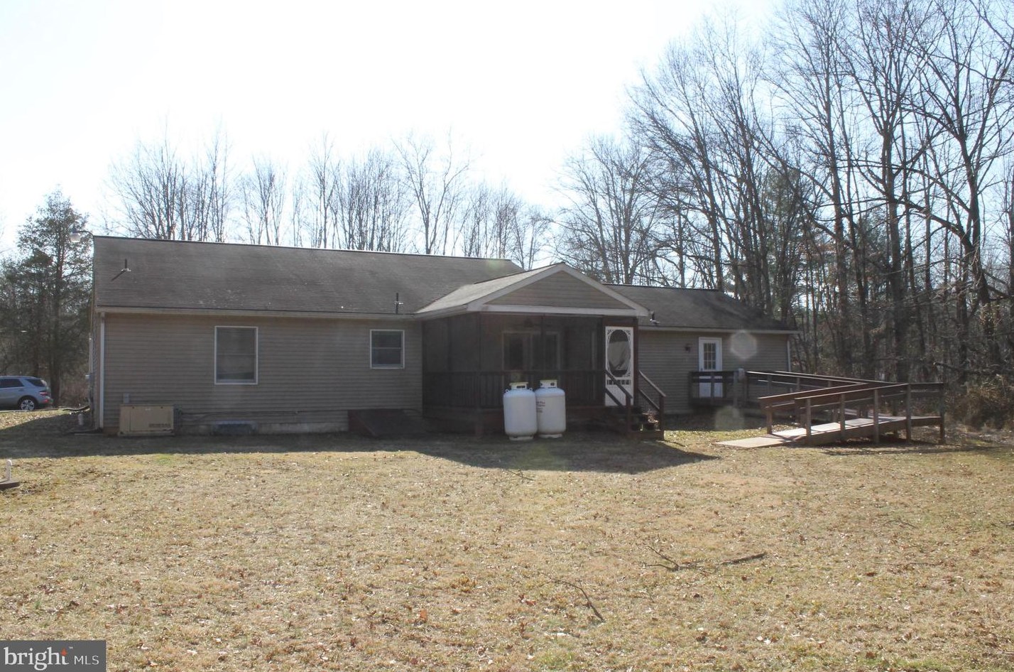 1001 Thousand Acre Rd, Sellersville PA  18960-1051 exterior