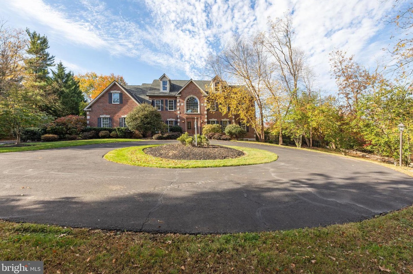 300 Brookside Ct, Chalfont, PA 18914