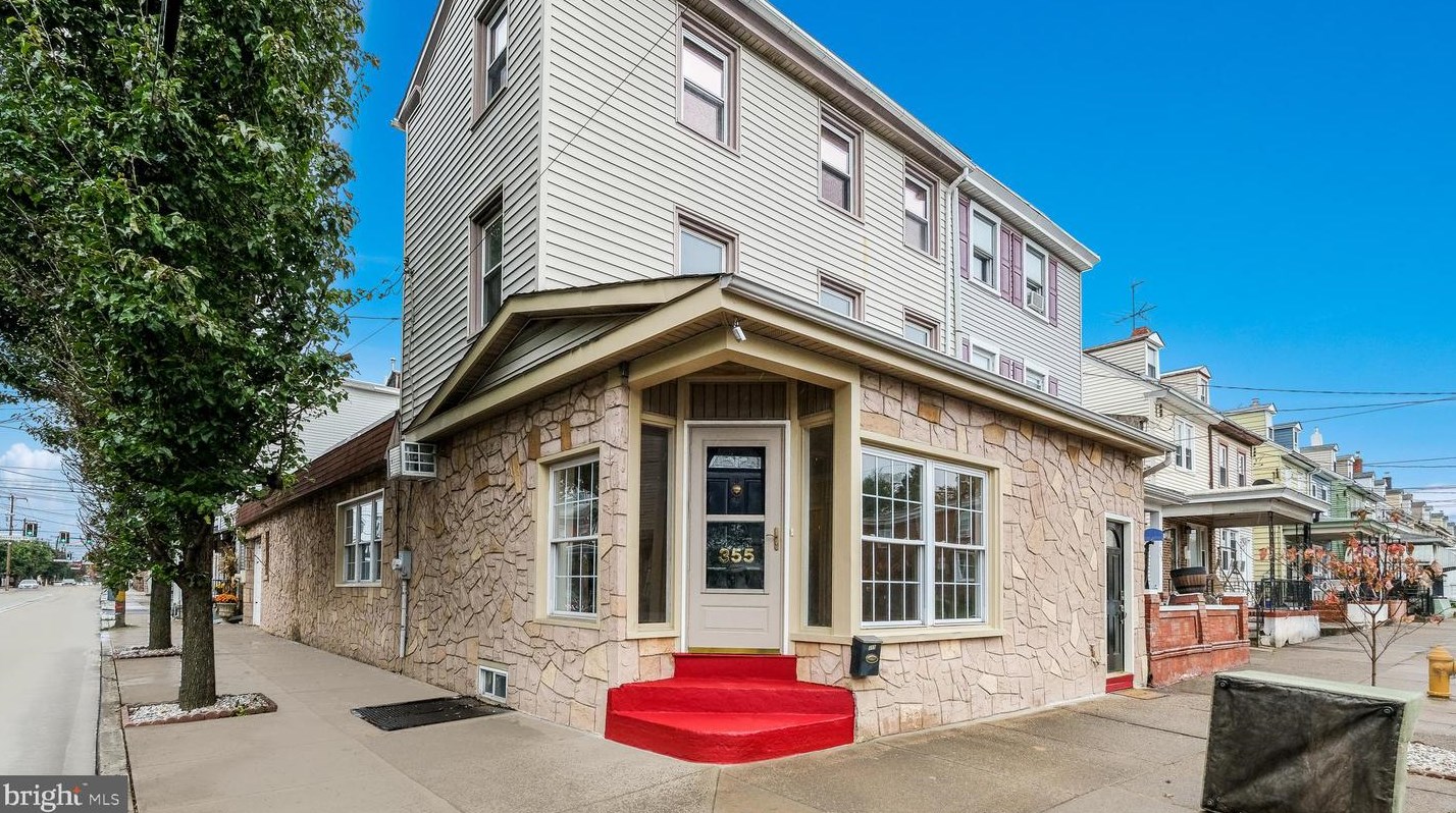 355 Penn St, Edgely, PA 19007-5118
