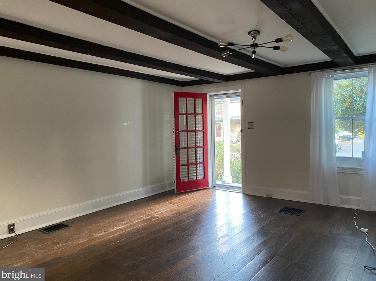 117 Cottage St, Gardenville, PA 18901