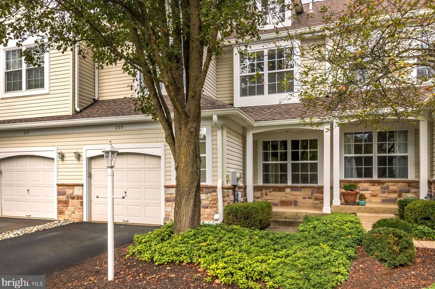 209 Leeds Ct #17, New Hope, PA