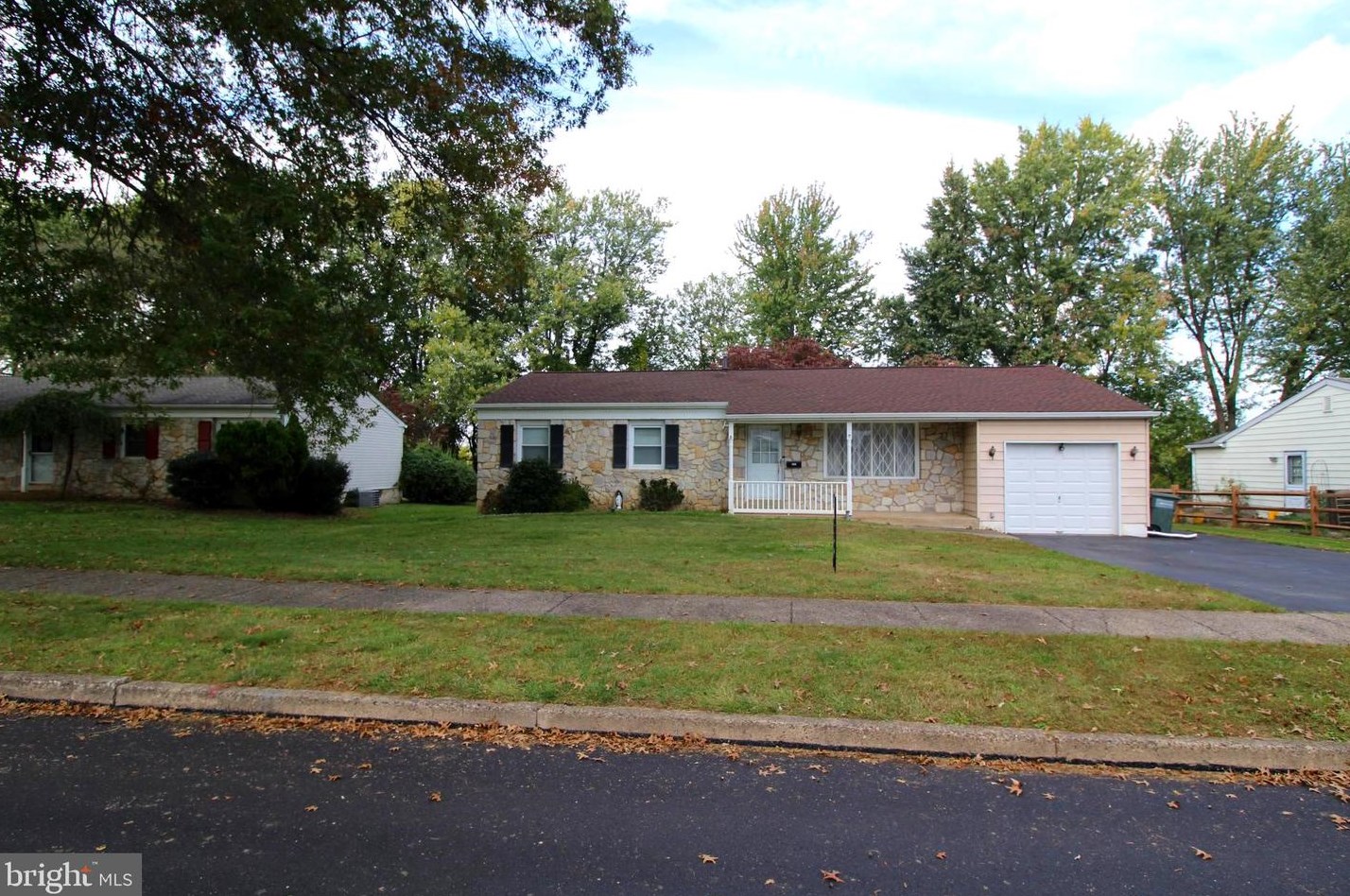 1360 Clover Ln, Langhorne, PA 19053-2225