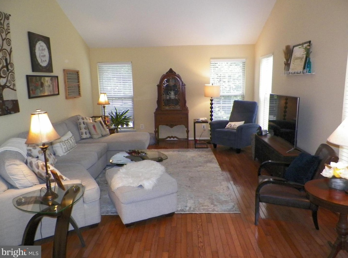 5101 Cinnamon Ct, Gardenville, PA
