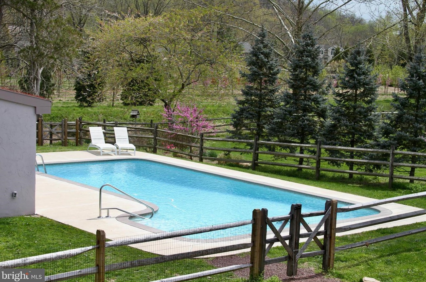 62 River Rd, Pipersville, PA 18947
