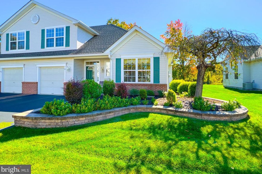 48 Lady Slipper Ln, Langhorne, PA 19047-3421