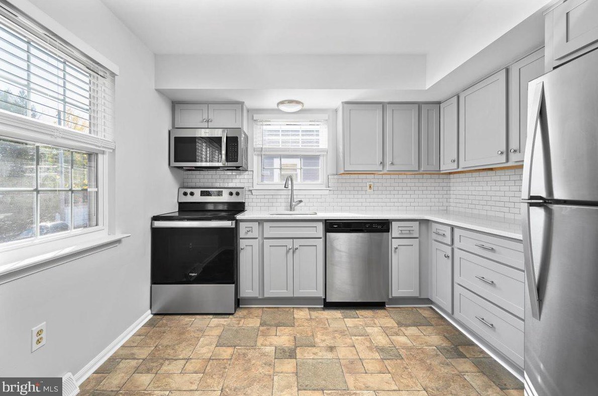 289 Union St, Gardenville, PA