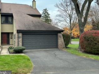 2 Garrison Pl, Upper Makefield, PA 18940